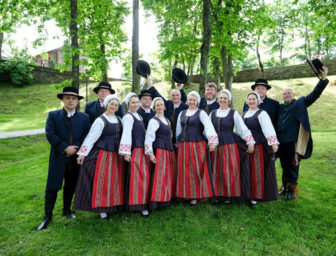 Vyresniųjų liaudiškų šokių grupė ,,TONCIUS”