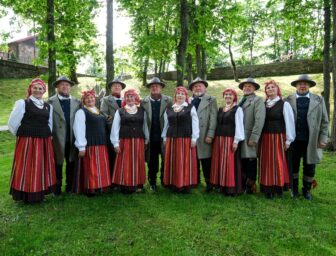 Senjorų liaudiškų šokių grupė „Rangė“
