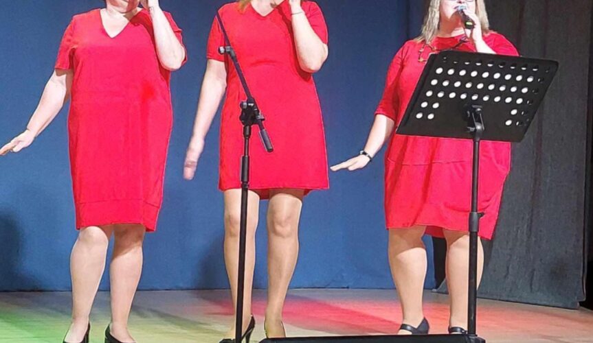 Moterų trio „Raguviškių Raskila“