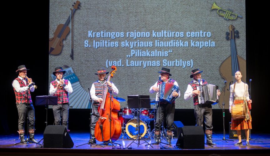 Liaudiškos muzikos kapela „Piliakalnis“